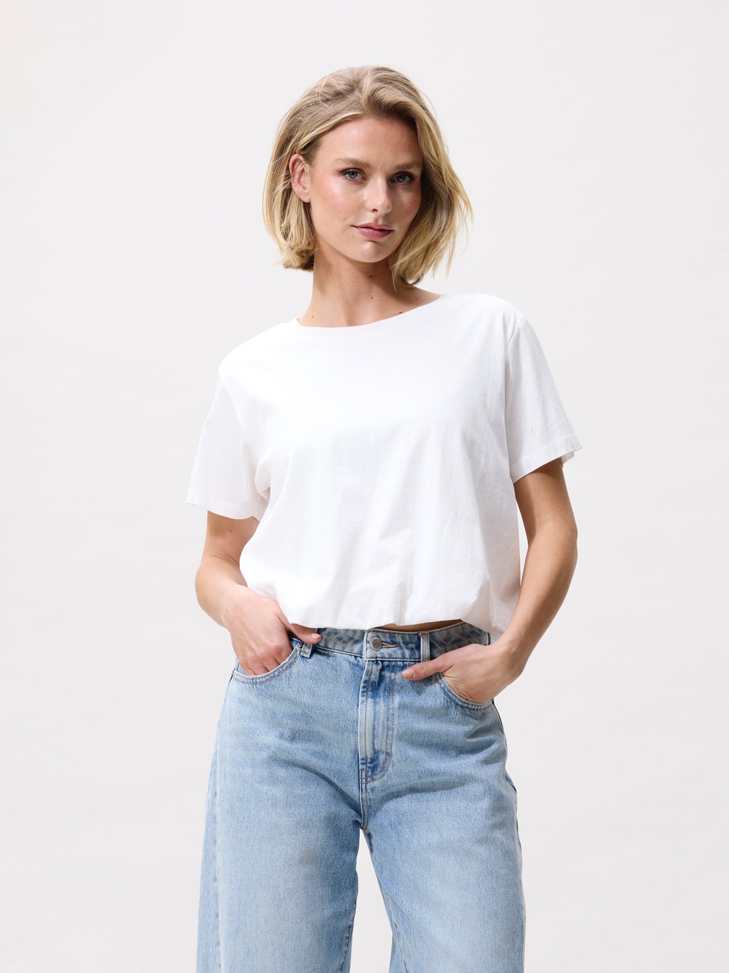 Tuck in shirt white