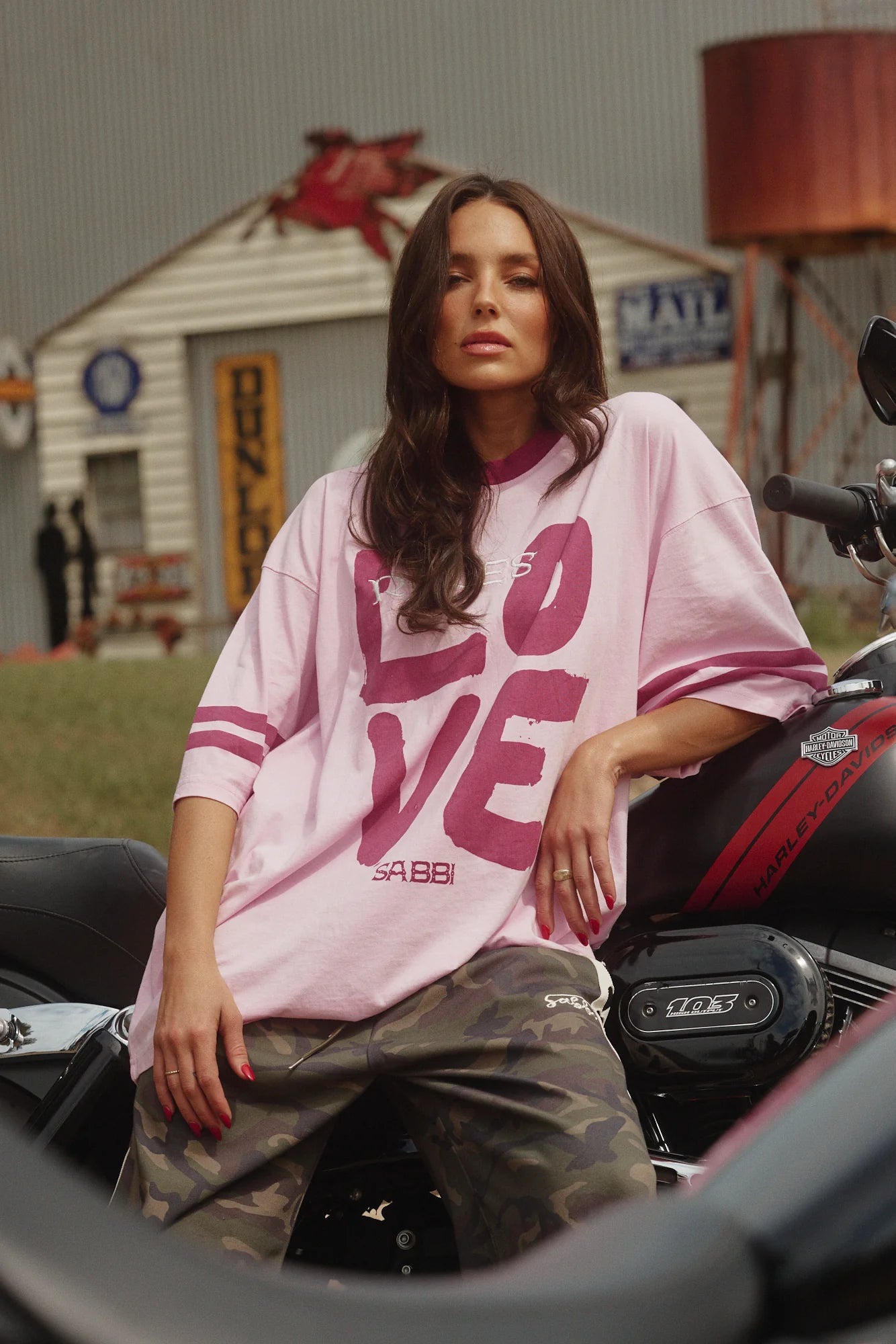 Love Revolution Tee Pink
