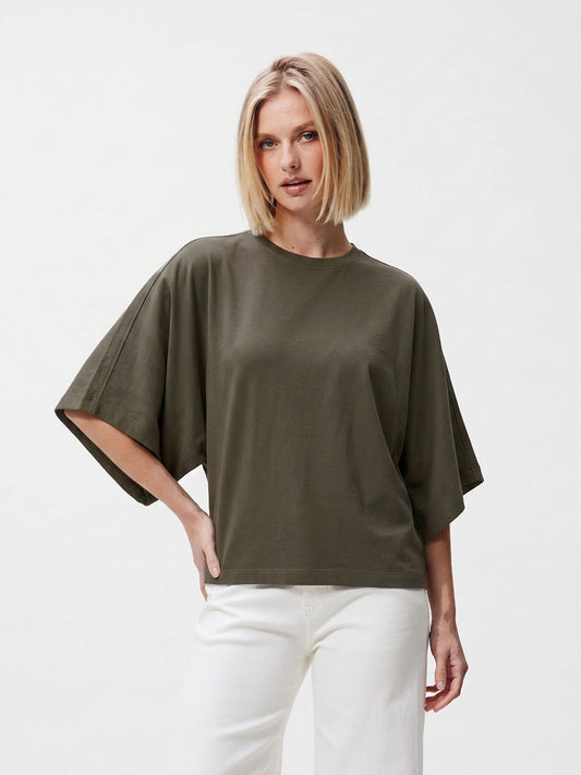 Batsleeve t-shirt olive green