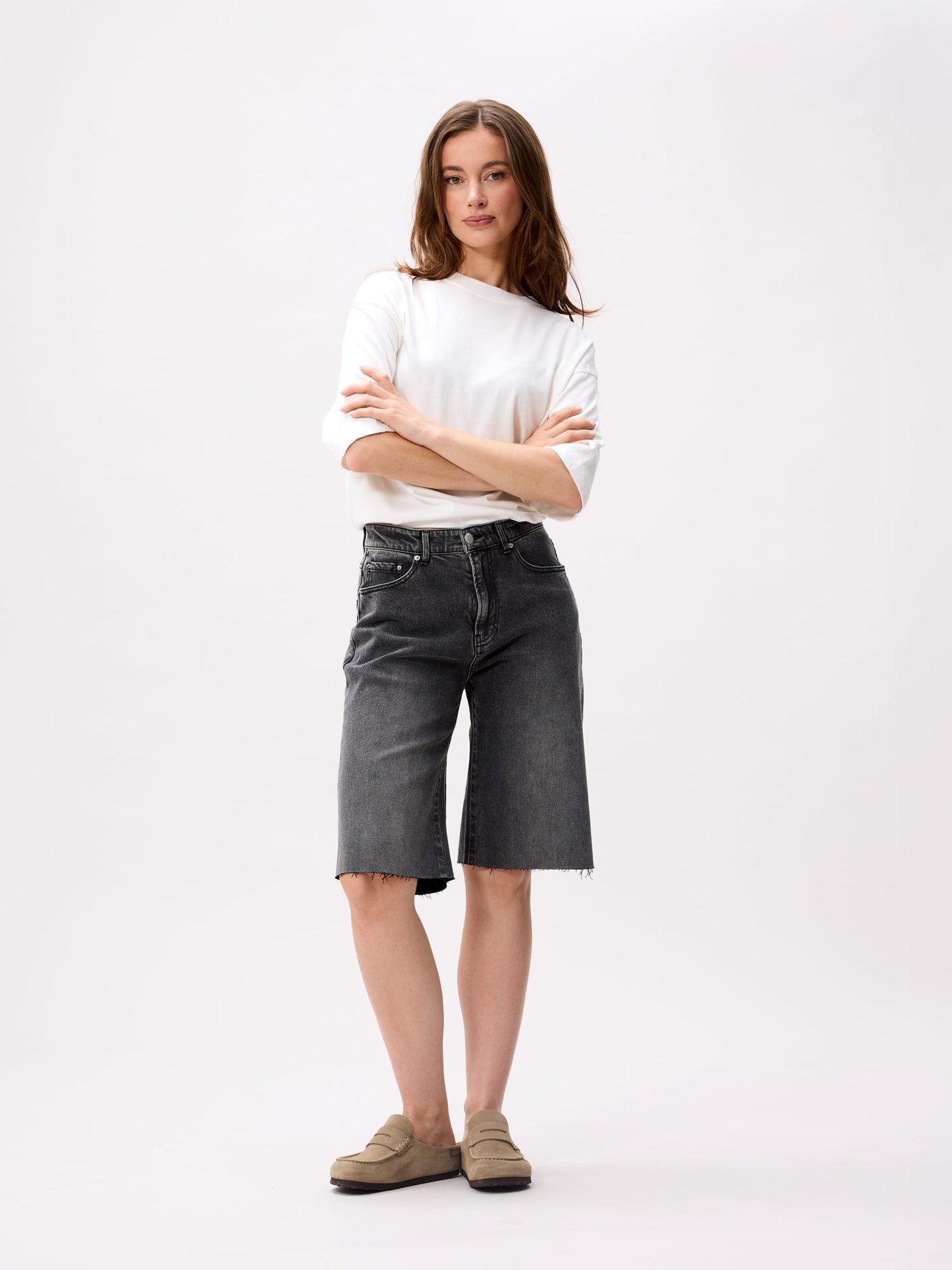 Loose fit jorts dark grey