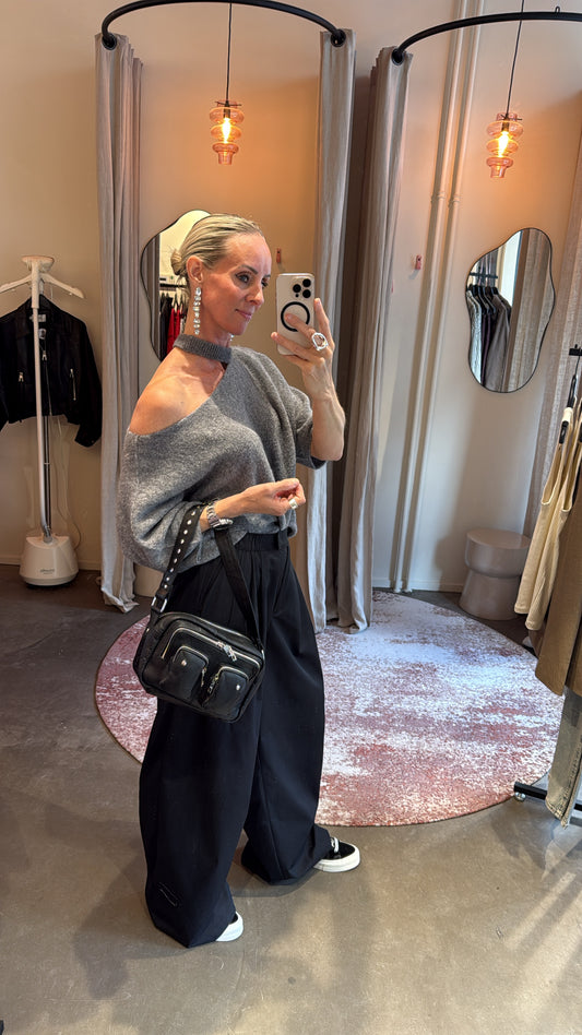 Knit open shoulder grey