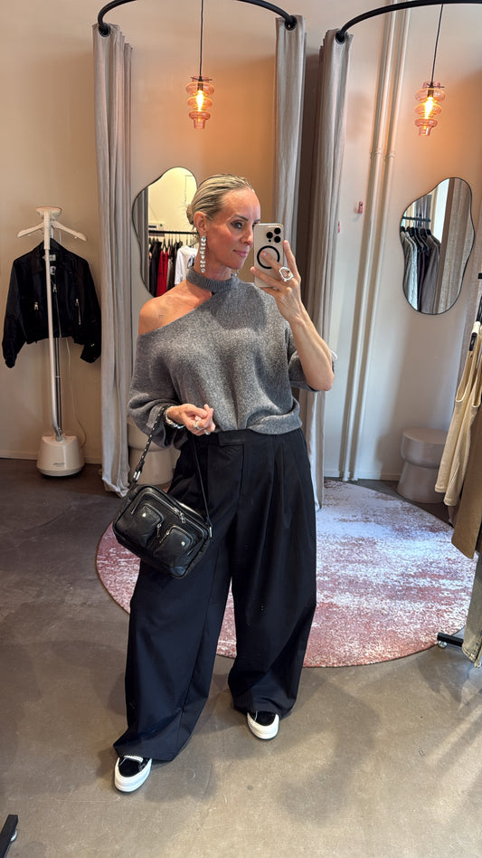Knit open shoulder grey