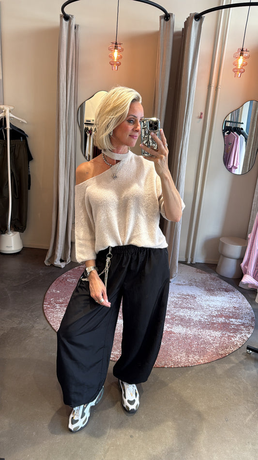 Knitted open shoulder