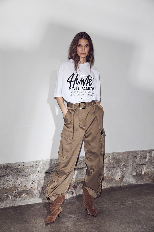Haute l'Amitié - Studio Loose Tag Tee