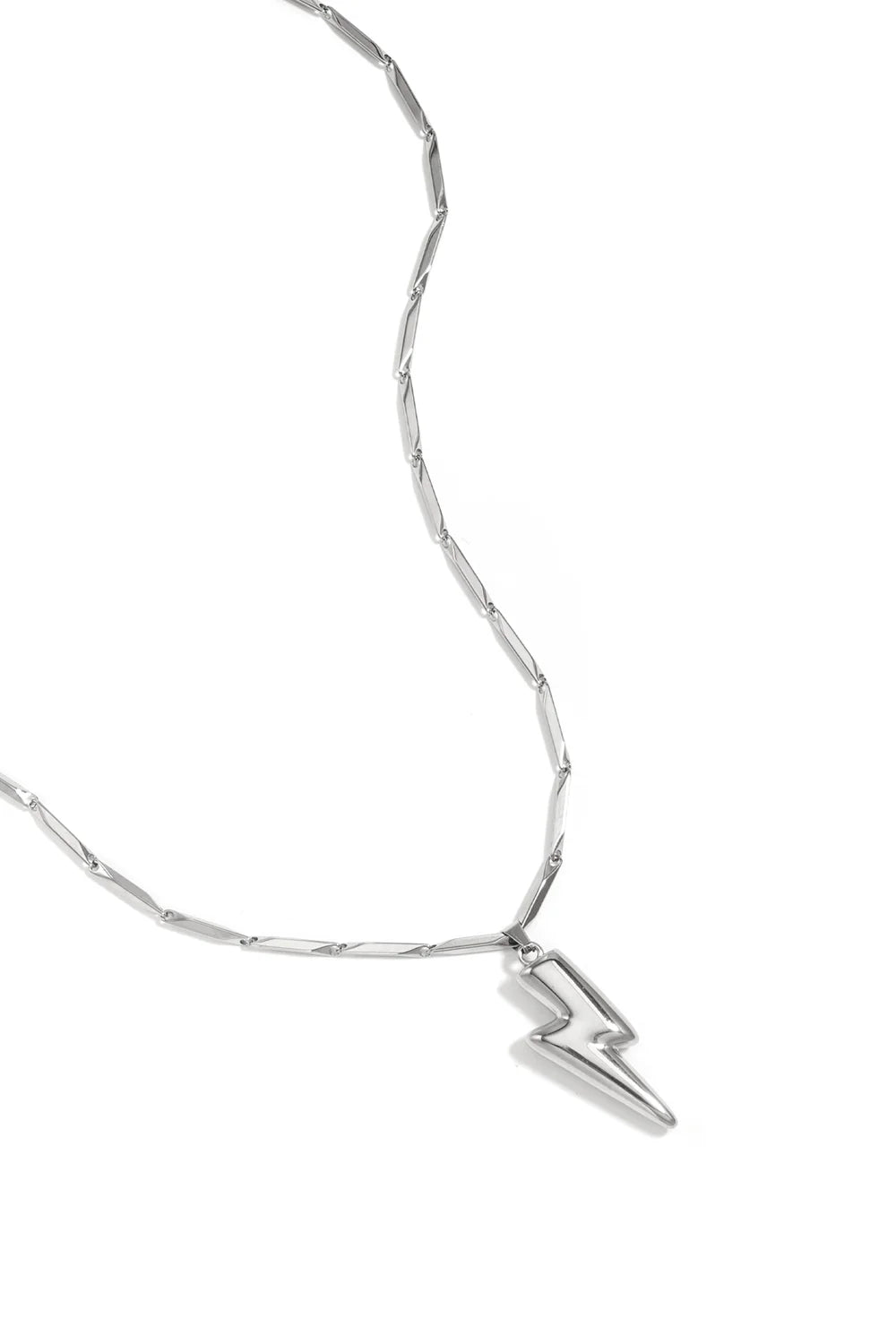 Striking necklace